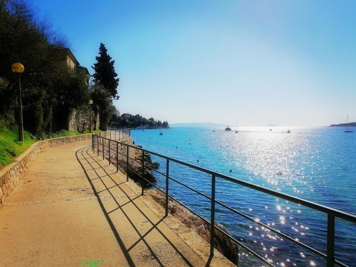 Apartment Suzie Q - Intermezzo With Sea View Rabac Exterior photo